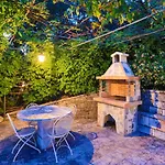 Old Stone House Villa *