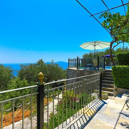 Old Stone House Villa *