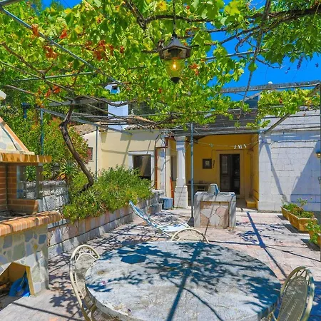 Old Stone House Villa *