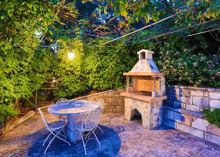 Old Stone House Villa *