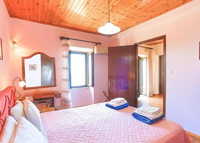 Old Stone House Villa *