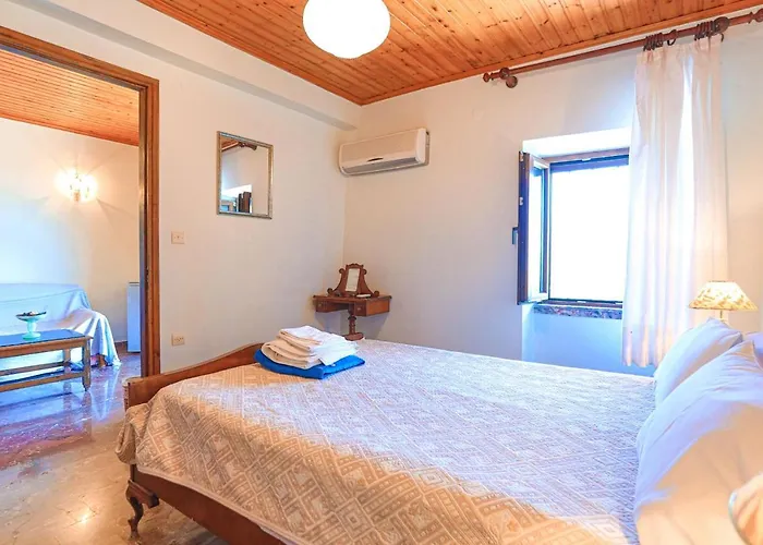 Old Stone House Villa Nisaki (Corfu)